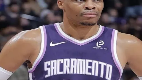 “珀斯荣耀对决奥克兰雄狮，激战正酣，谁将笑傲群雄？”